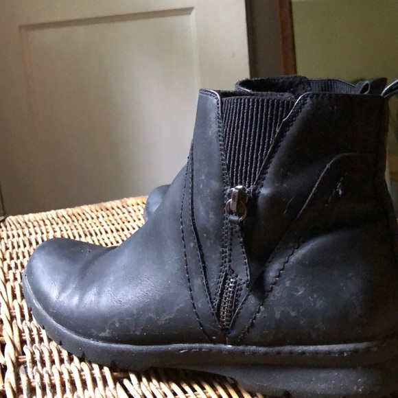 Black Booties— fleece lined - Picture 2 of 3